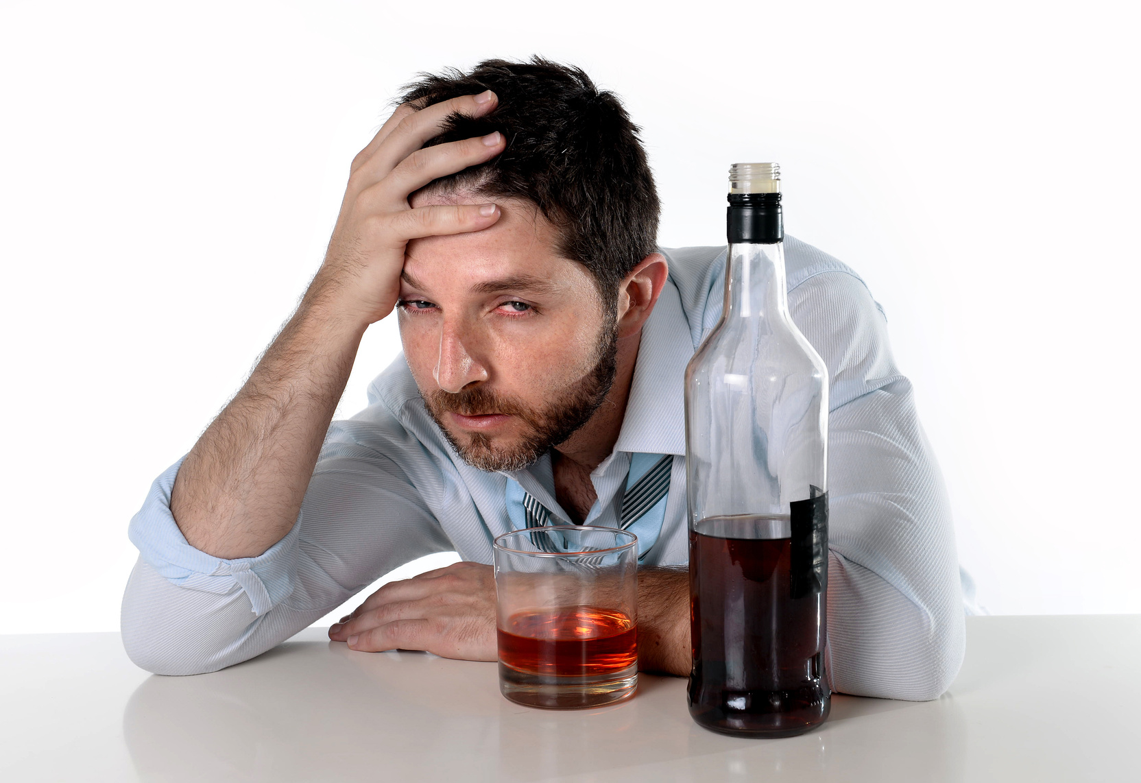 Мужской алкоголизм – симптомы, причины и отличия